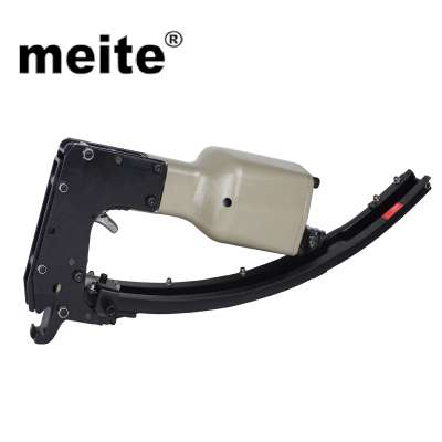 Meite high quality M46B pneumatic clipping tool for Mattress and Cage Fixing